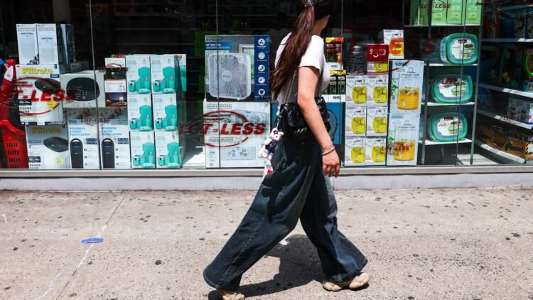 U.S. Consumer Confidence Plunges to Lowest in 12 Years